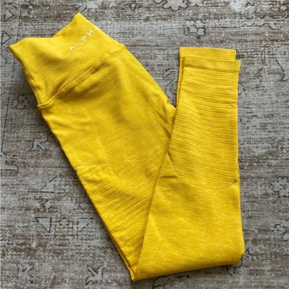 Alphalete Revival Leggins in Yellow - Picture 5 of 5